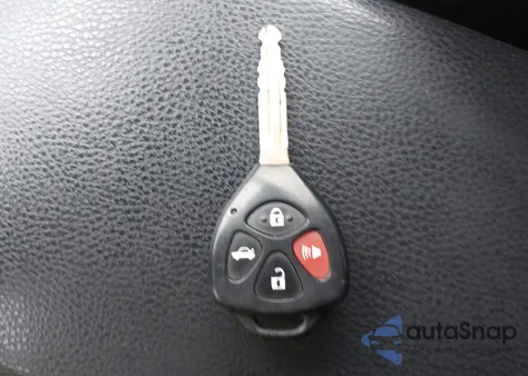 2018 Toyota Rav4 Le z USA, uszkodzony, nr VIN JTMZFREV6JJ172205